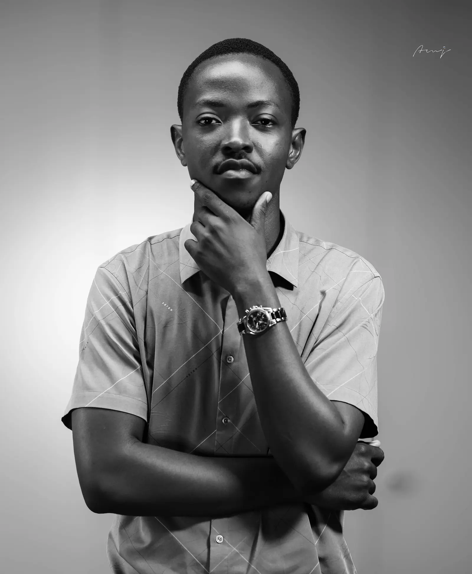 Portrait — Studio (noir et blanc)